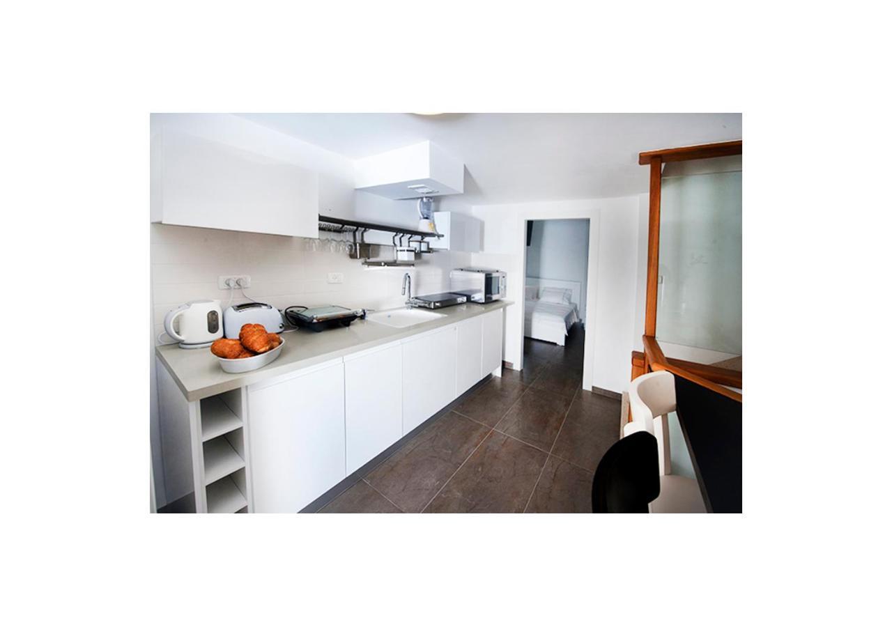 Boutique Apartment "Facing The Sea" Haifa Exterior photo